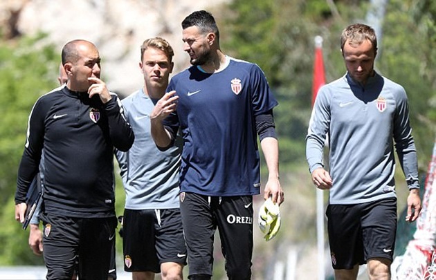 Ông Jardim cần nhiều bài hơn để lật kèo.