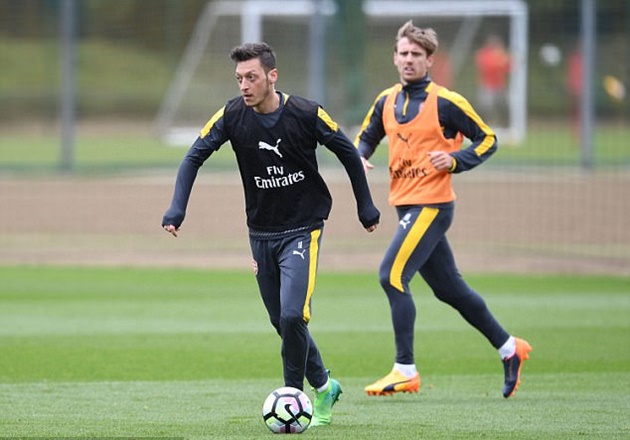 Oezil ít bị chỉ trích hơn trong tuần vừa qua.