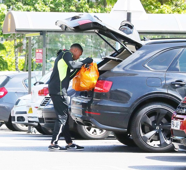 Chiếc xe 4X4 Bentley của Sturridge.