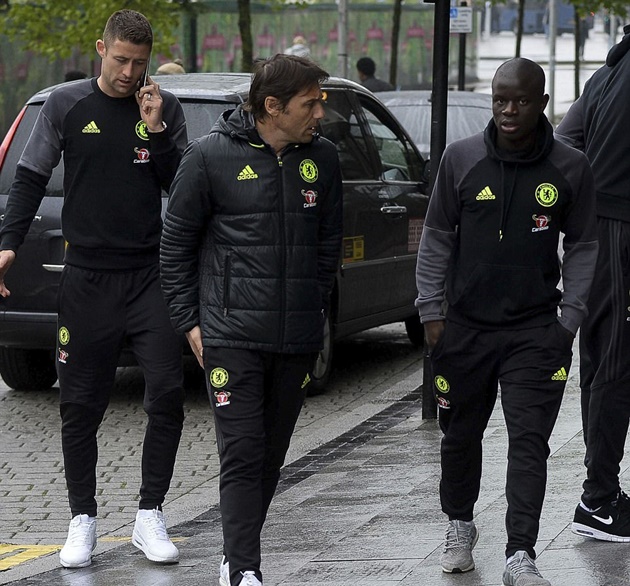 Đây có vẻ là một chiêu thức để The Blues giải tỏa áp lực.