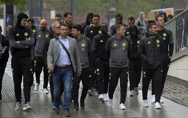 Không khí trong đội tỏ ra khá vui vẻ.