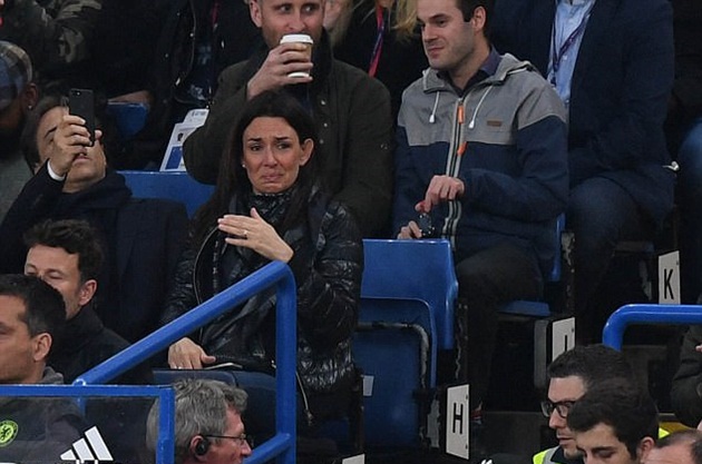 Trước trận đấu, các CĐV Chelsea đã hát bài hát dành tặng Conte.