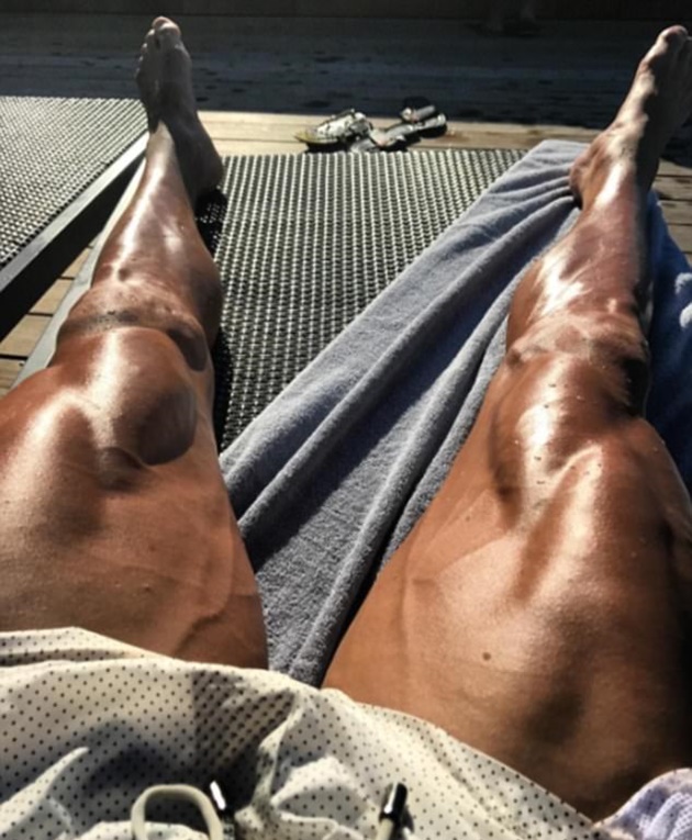 CR7 kheo cặp chân "triệu người mê".