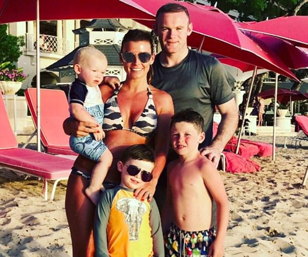 Rooney đưa đại gia đình đến Barbados du hí.