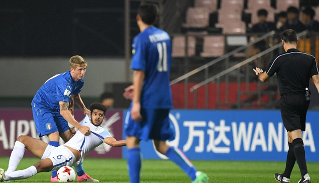 U20 Anh câu lỗi trong những phút cuối.