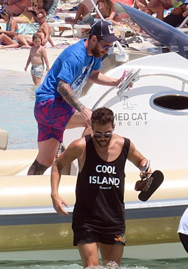 Trong khi đó, tương lai của F4 vẫn khá bất ổn.