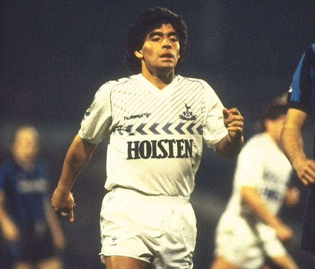 Maradona từng chơi tại sân White Hart Lane.
