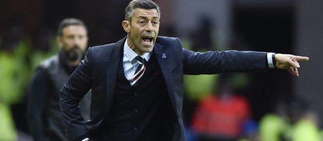 HLV Pedro Caixinha dù rất cố gắng nhưng không thể xoay chuyển tình thế.