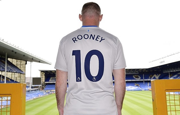 Theo đó Rooney được chọn là người mẫu chính của đội.