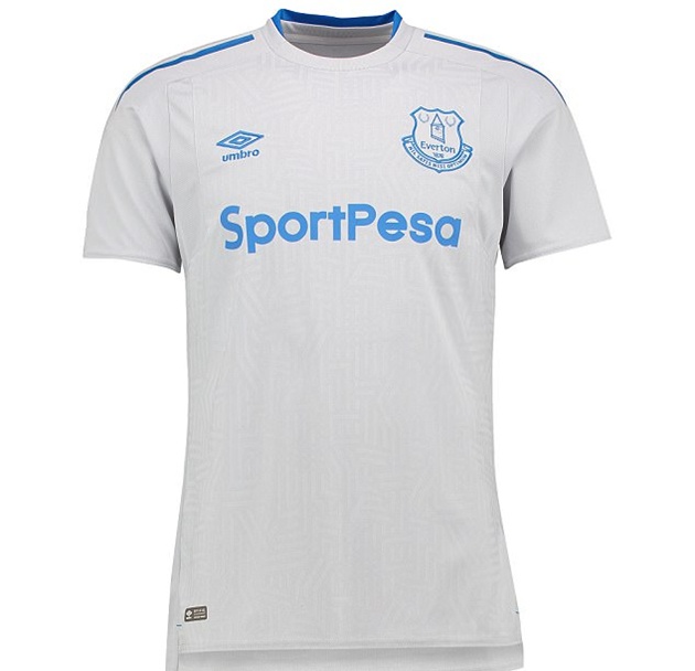 Cận cảnh áo đấu của Everton.