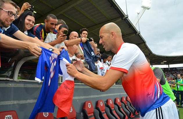 Kí tặng người hâm mộ.