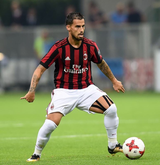 Calhanoglu không đá chính, vai trò dẫn dắt được đặt lên vai tiền vệ Suso và anh đã chơi khá tốt.
