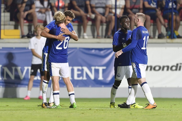 Dù thắng, Everton vẫn cần khá nhiều thời gian để gắn kết các tân binh.