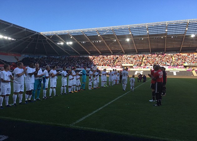 Họ có thể từng là đối thủ của nhau trên sân đấu nhưng giờ tất cả đều dành cho nhau sự tôn trọng.