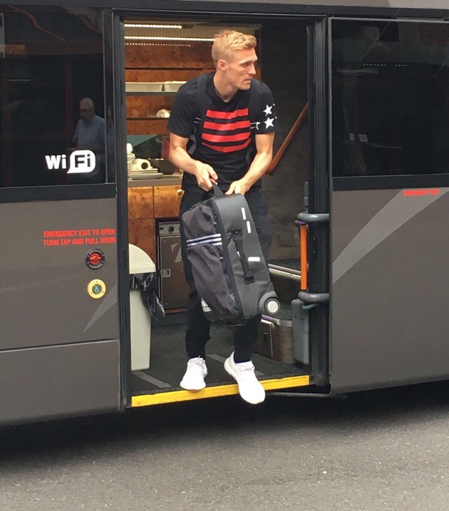 Fletcher bảnh bao di chuyển đến sân Liberty tối qua.