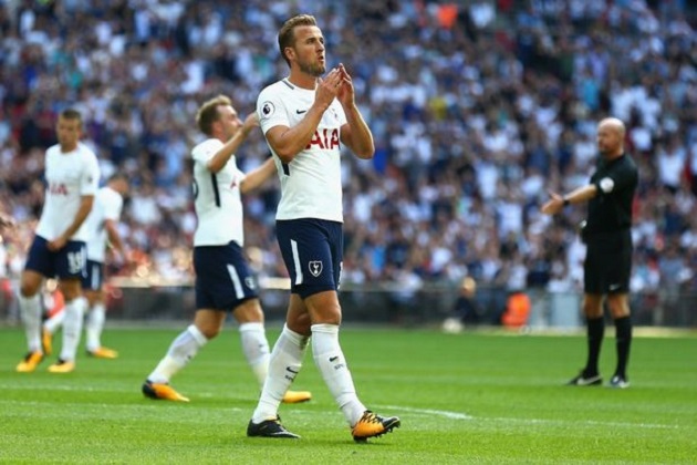 Tuy nhiên, Kane bỏ lỡ khá nhiều cơ hội ngon ăn sau đó.