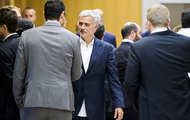 Các HLV đến đây để chia sẻ những kinh nghiệm và đóng góp ý kiến để cho sự phát triển của nền bóng đá châu Âu.