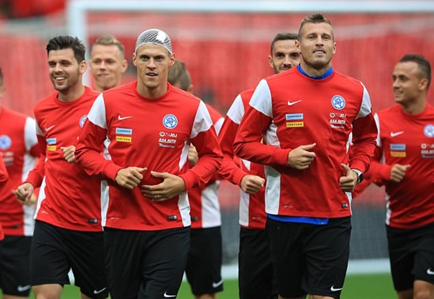 Trước mắt, Slovakia của Srktel sẽ có trận đấu then chốt với tuyển Anh trên sân Wembley.