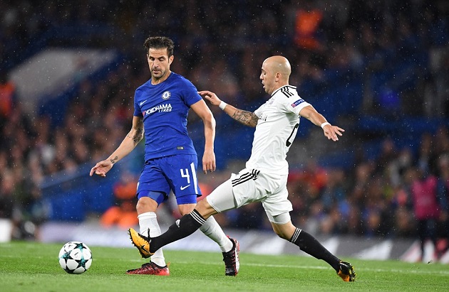 Fabregas đã có một ngày thi đấu cực kì xuất sắc với một đường vẩy má cực kì tinh tế để Azpilicueta ghi bàn.