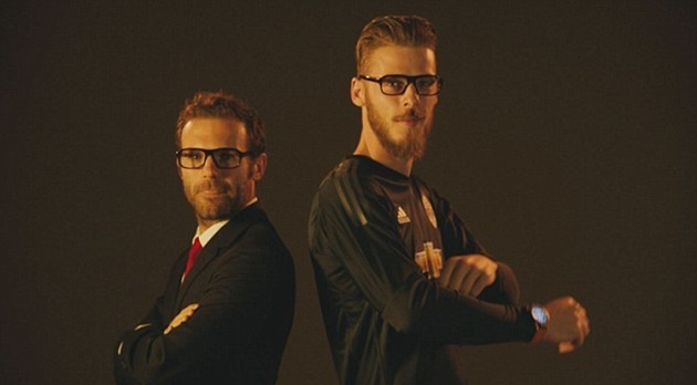 De Gea và Mata hóa trang thành nhân vật Colin Firth và Taron Egerton.
