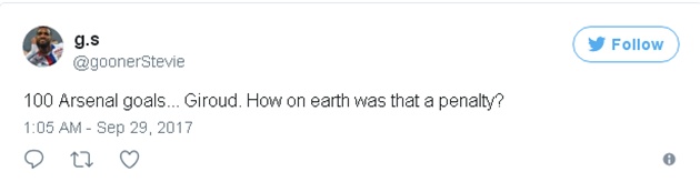 100 bàn thắng cho Arsenal. Nhưng làm sao lại có pha thổi phạt khó hiểu thế nhỉ?