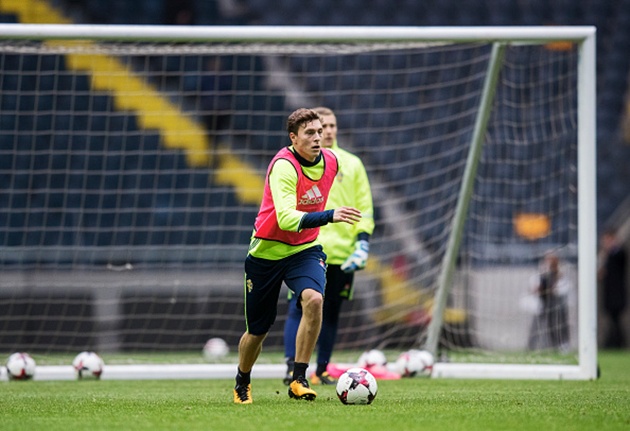 Dù tiêu tốn của Man Utd hơn 30 triệu bảng nhưng Lindelof vẫn chưa có phút nào xuất hiện ở giải Ngoại hạng.