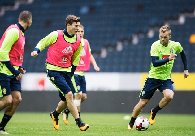 Anh chỉ được Mourinho sử dụng ở hai trận Champions League.