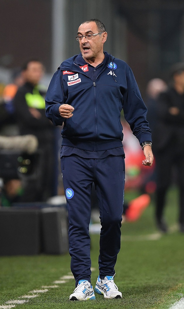 Ông liên tục thúc giục các học trò lao lên tấn công.