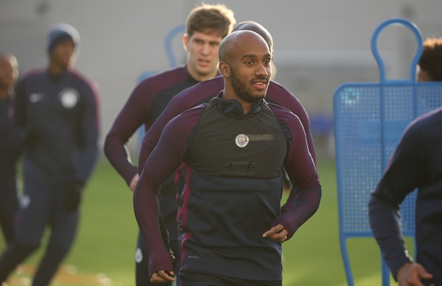 Delph dưới bàn tay của Pep bỗng hồi sinh kì lạ.