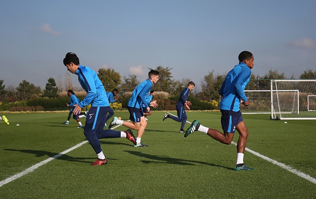 Sau đó ít giờ, Chelsea sẽ gặp Man Utd trong trận cầu Super Sunday.