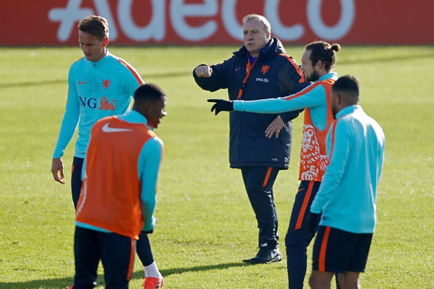 Hà Lan dưới thời của Dick Advocaat đã có nhiều tiến bộ. Đáng tiếc, sự trỗi dậy muộn màng của họ không giúp Hà Lan có vé đến World Cup.