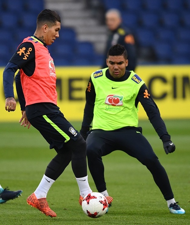 Firmino "thử lửa" với tiền vệ trụ cột của Real Madrid - Casemiro.