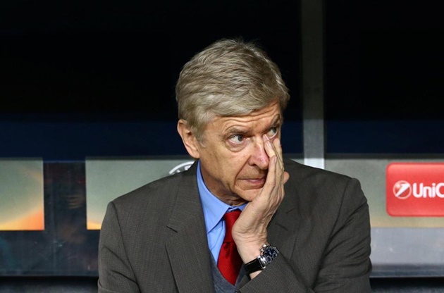 Wenger đang ngổn ngang... 100 mối lo.