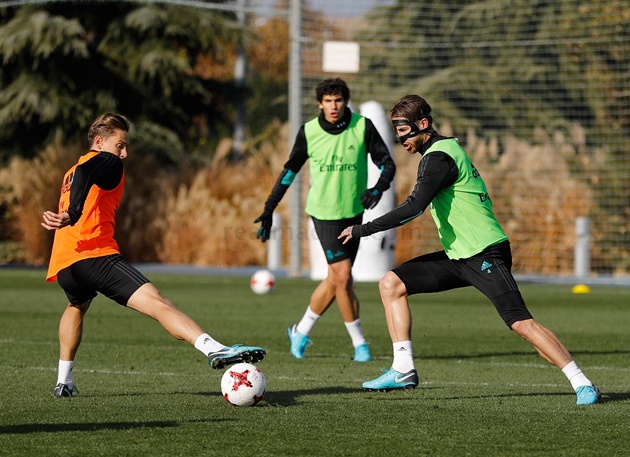 Ramos vẫn còn đeo mặt nạ. Chưa biết anh có thể ra sân gặp Bilbao hay không.