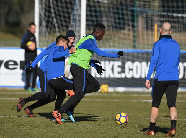 Không khí tập luyện hăng say của Nerazzurri.