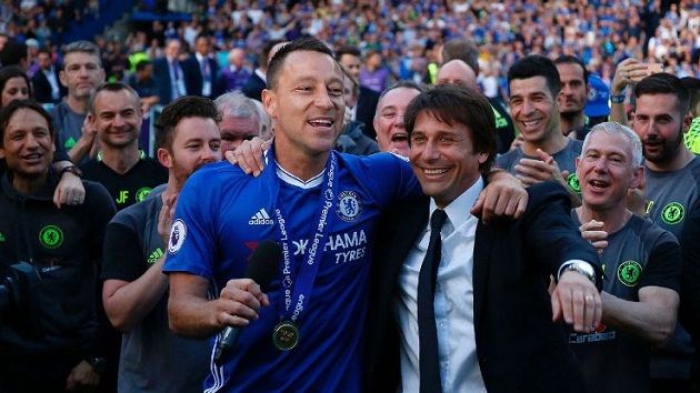 Terry đánh giá cao sự chuyên nghiệp của HLV Conte.