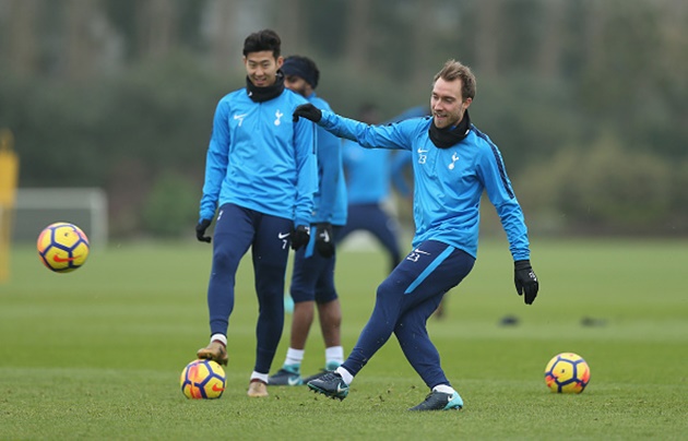 Công bằng mà nói, Eriksen và các đồng đội đã chơi không tồi trong trận đấu đó. Bản thân, tiền vệ người Đan Mạch cũng góp công vào bàn thắng duy nhất của Gà trống, song họ vẫn thất bại vì đối thủ quá vượt trội.