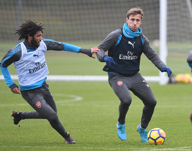 Monreal sẽ là vị trí mà Liverpool sẽ khoét sâu trong cuộc đại chiến. Ở trận lượt đi, anh hoàn toàn bất lực trước tốc độ của Salah và Mane.