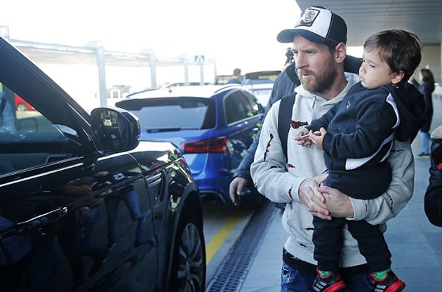 Dù là một ngôi sao nổi tiếng nhưng Messi luôn ưu tiên gia đình.