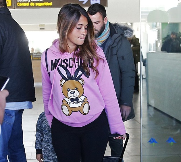 Lionel Messi trở về đại bản doanh sau kì nghỉ Đông - Bóng Đá