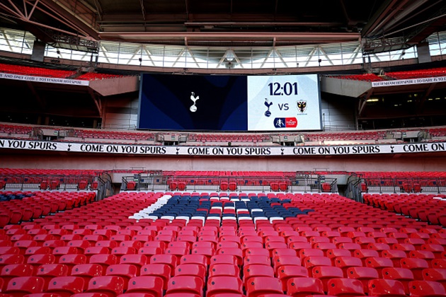 Sân Wembley đã sẵn sàng phục vụ khán giả.