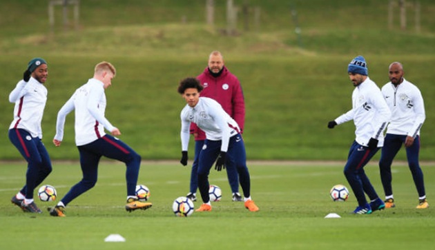 Yaya Toure căng thẳng trên sân tập, đếm ngày rời Man City  - Bóng Đá