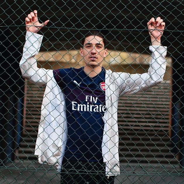 Arsenal CHÍNH THỨC ra mắt áo đấu sân khách - Bóng Đá