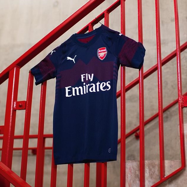 Arsenal CHÍNH THỨC ra mắt áo đấu sân khách - Bóng Đá