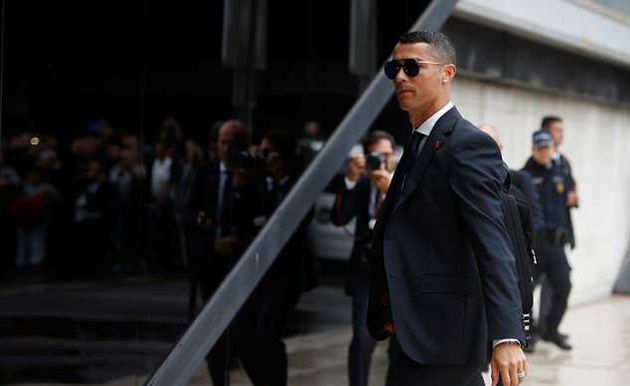 Ronaldo ăn diện bảnh bao, sẵn sàng tạo địa chấn ở mùa Hè nước Nga - Bóng Đá