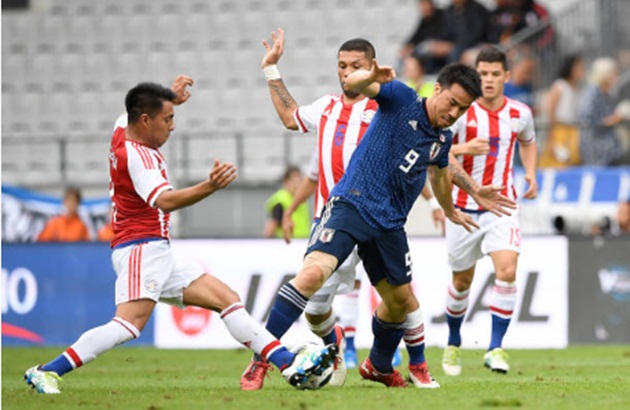 Shinji Kagawa lăn xả trước Paraguay, bất chấp World Cup chỉ còn đếm bằng giờ - Bóng Đá