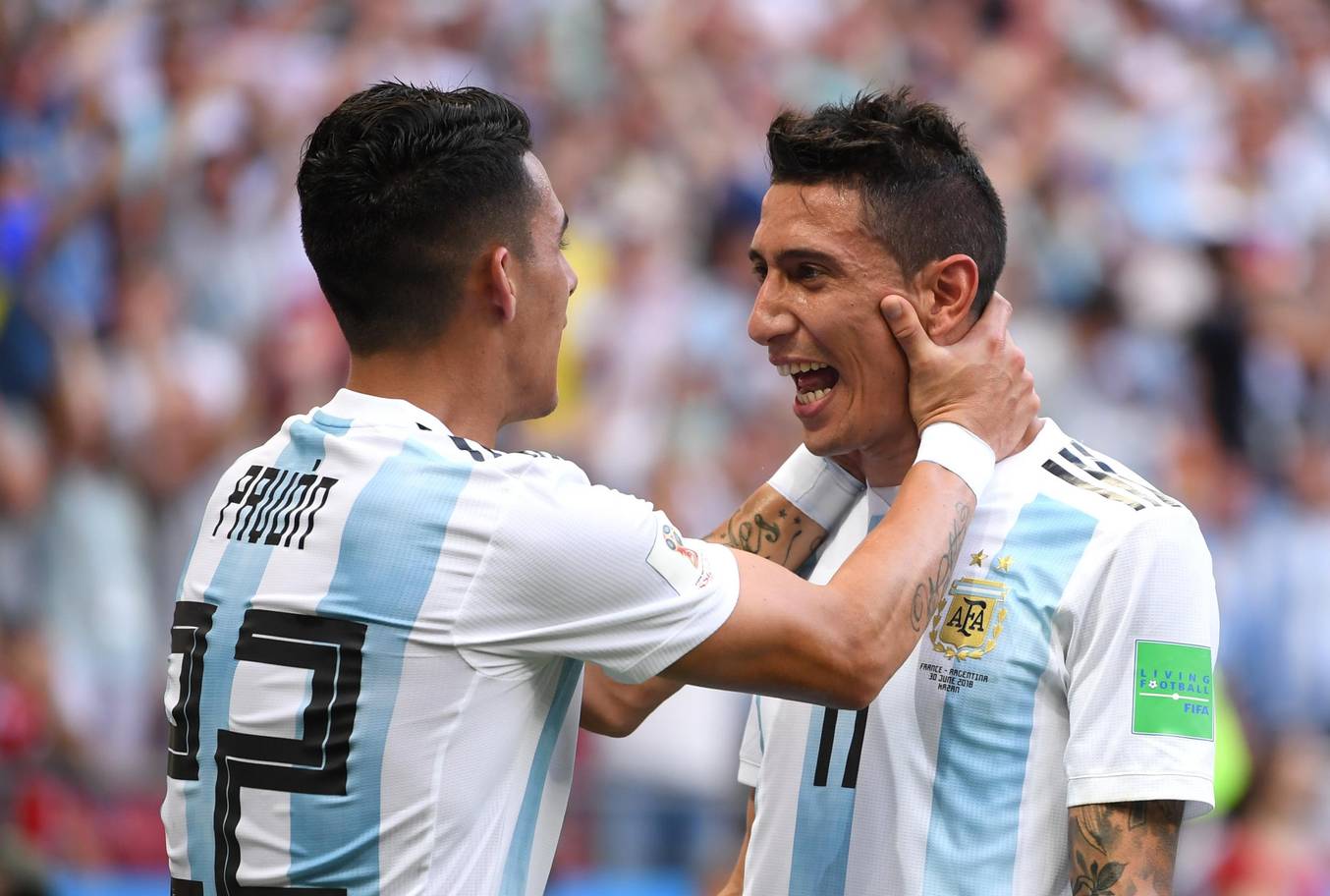 Cristian Pavon - 6 điểm: Nỗ lực bám biên nhưng không tạo ra sự đột biến.