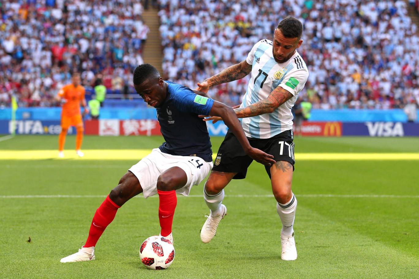 Blaise Matuidi - 8 điểm: Kinh nghiệm của Matuidi đã chiến thắng hoàn toàn so với người đồng nghiệp Banega.