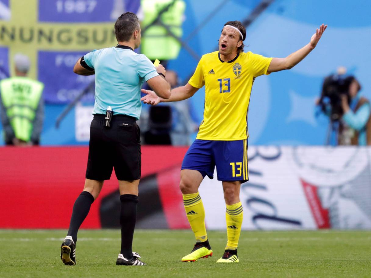 Gustav Svensson - 6 điểm: Thay thế tròn vai cho vị trí của Larsson.