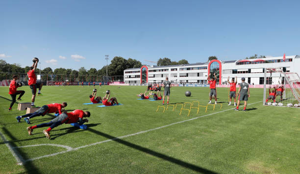 Những thái cực trái ngược nhau ngày Bayern Munich hội quân - Bóng Đá